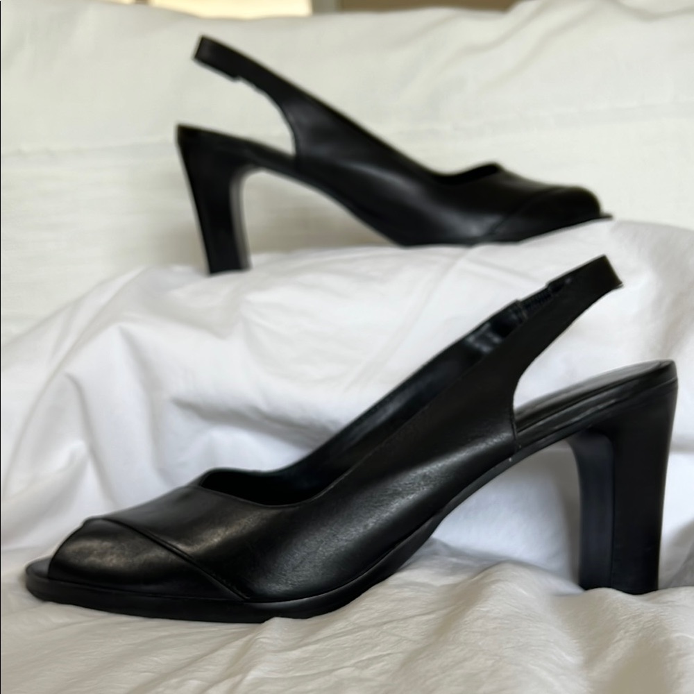 Classic Black Peep-toe Slingback Heels with Block Heel